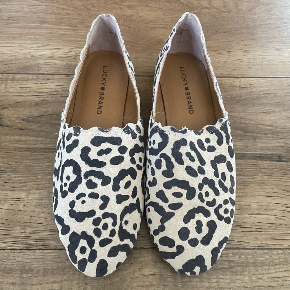 Lucky Brand Cloey Scalloped Leopard Flat